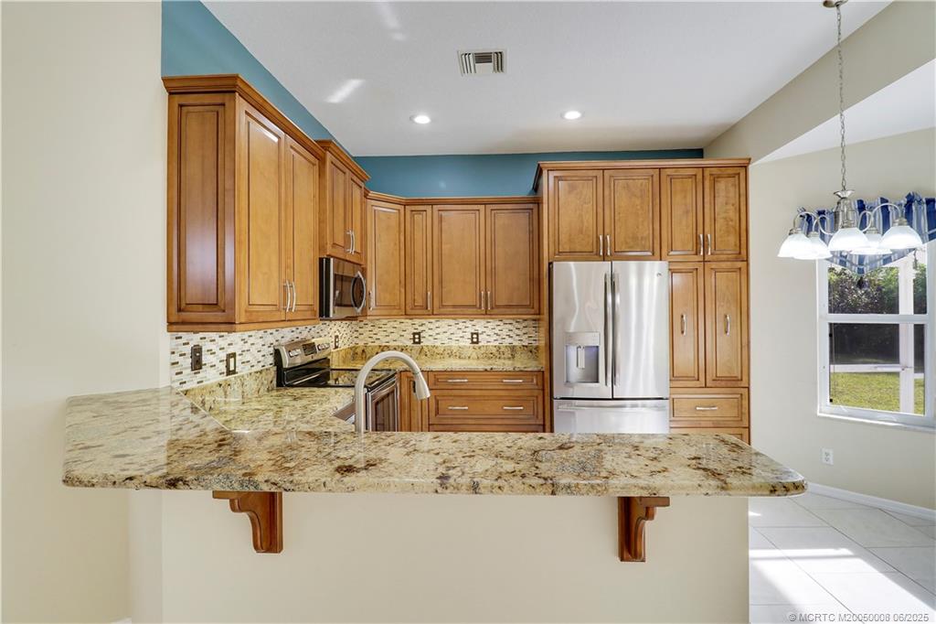 7225 Southeast Magellan Lane Stuart, FL 34997 - Photo 11 of 35