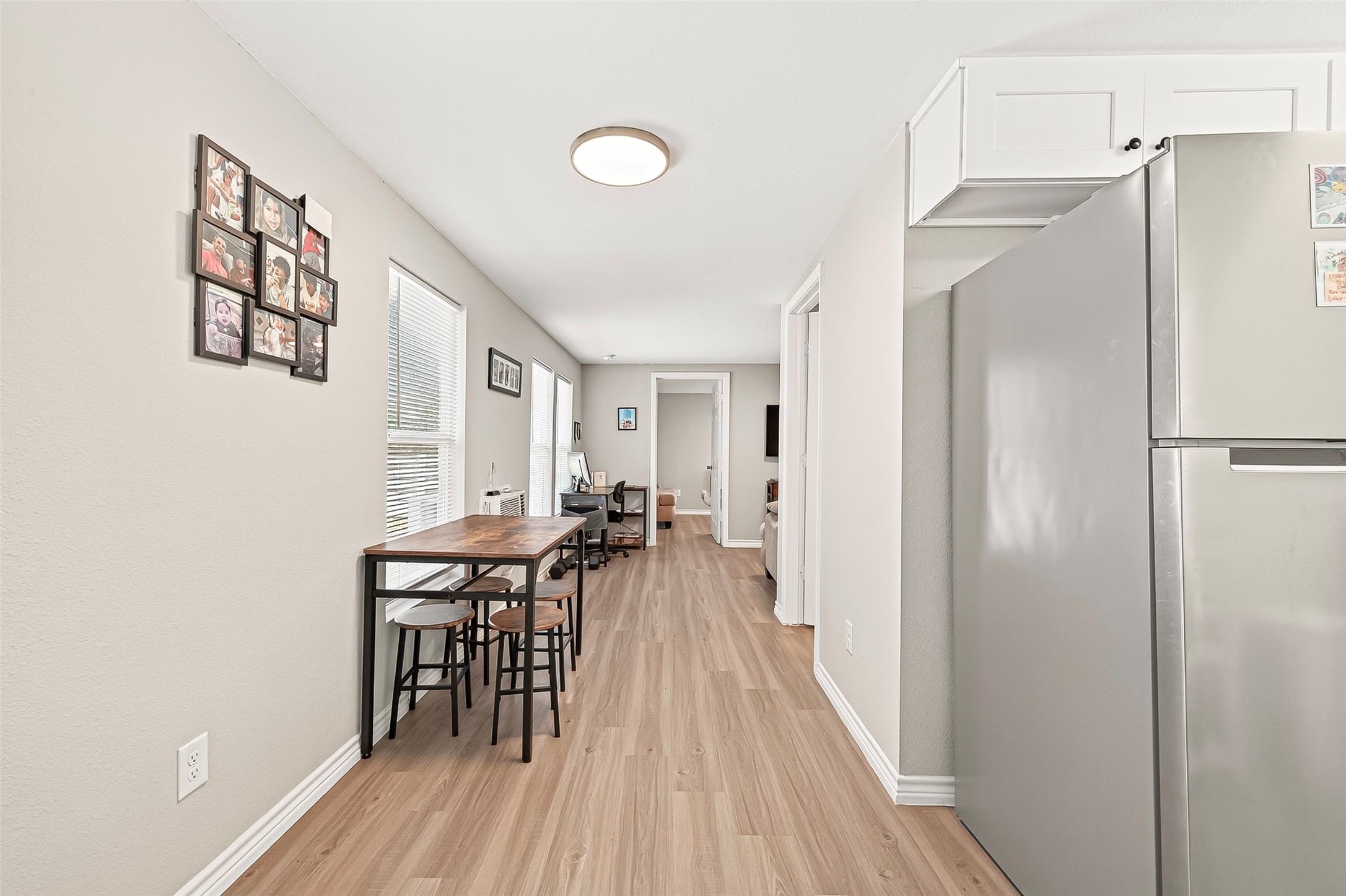 1401 5th Street Rosenberg, TX 77471 - Photo 7 of 50 Unit 1405:hallway/dining room