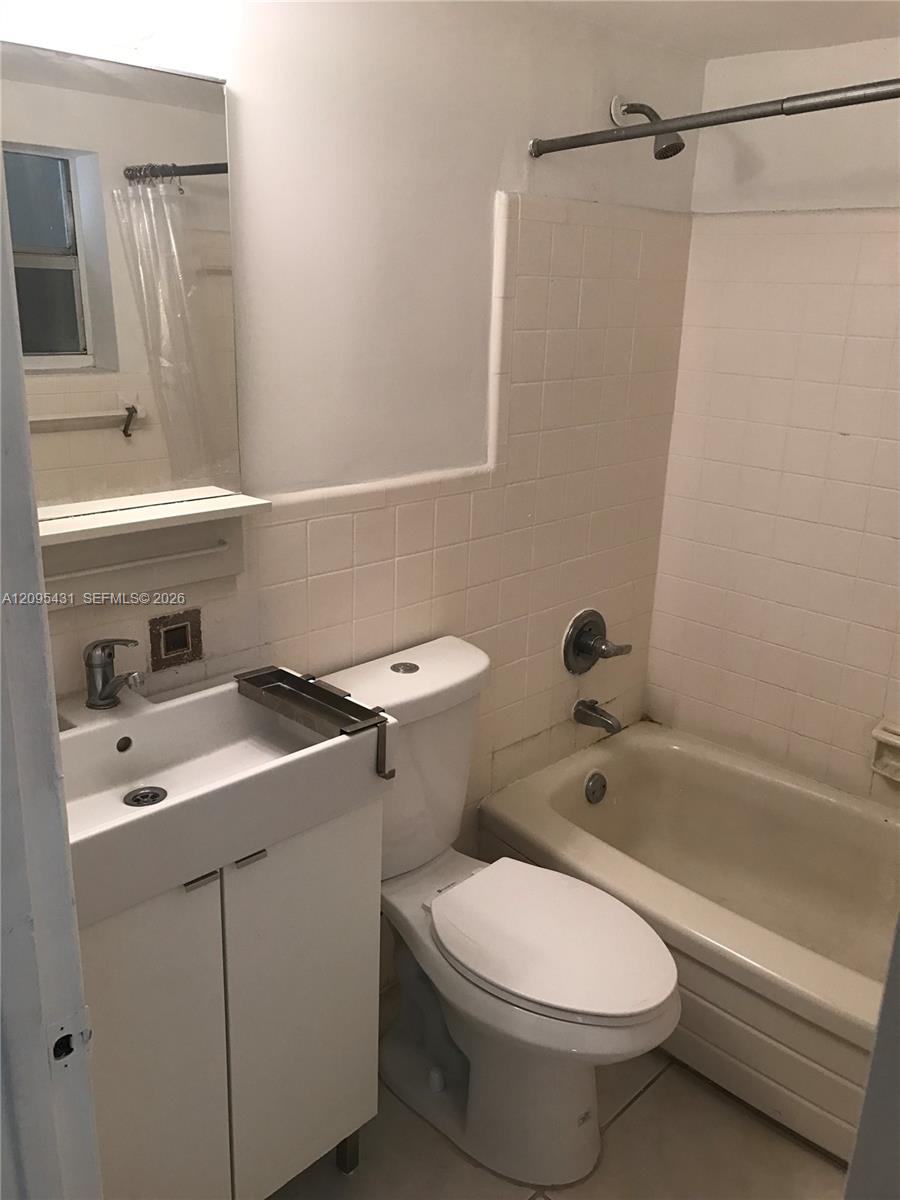1441 Lincoln Road, Unit 216 Miami Beach, FL 33139 - Photo 11 of 14 Gallery Image 11