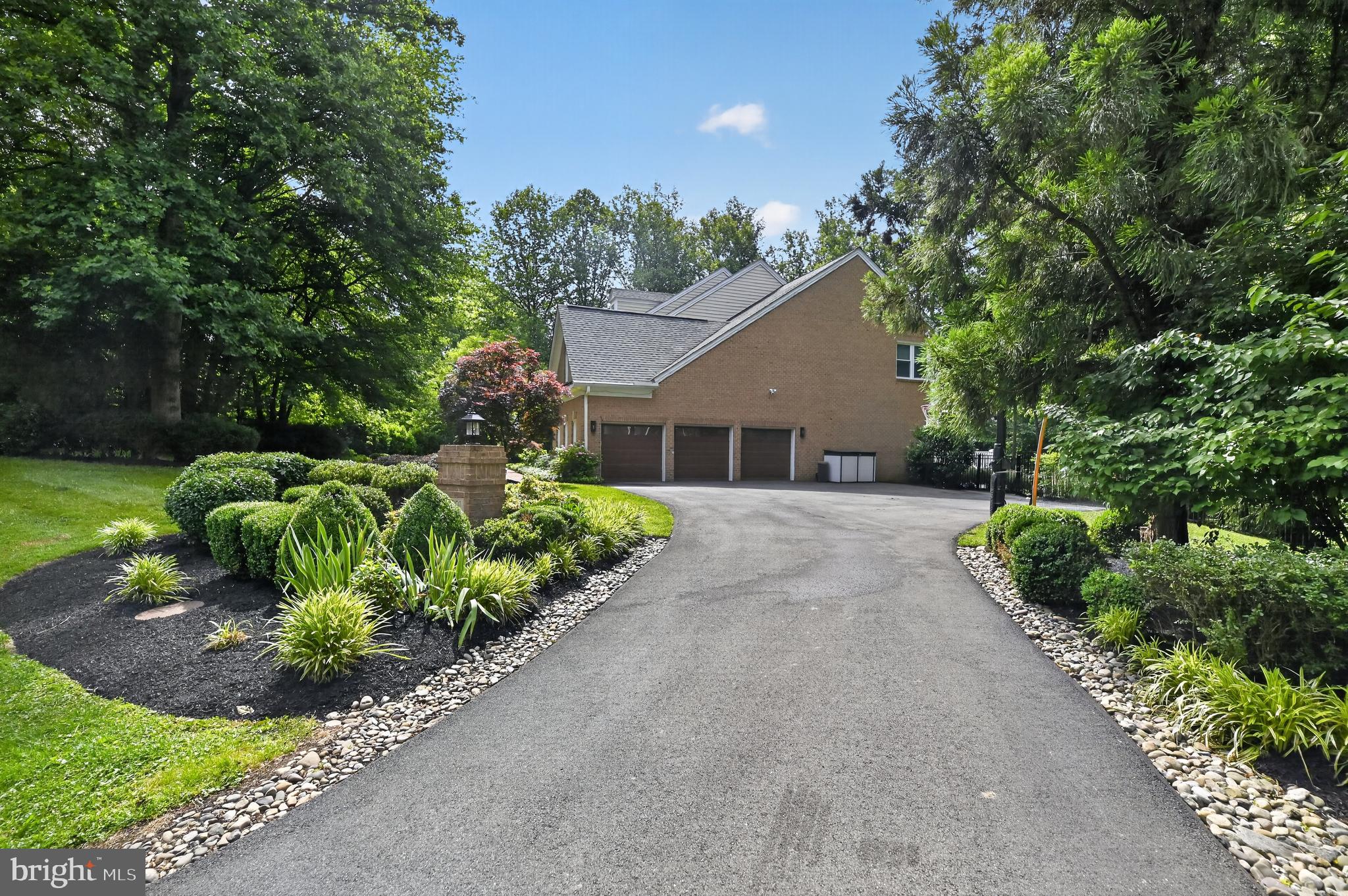 10301 Forest Maple Road Vienna, VA 22182 - Photo 8 of 27