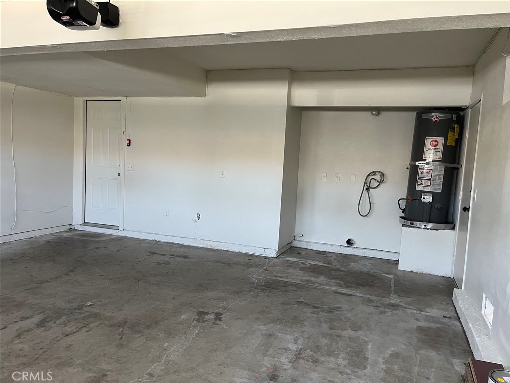 11568 Norgate Circle Corona, CA 92878 - Photo 10 of 21 a view of an empty room