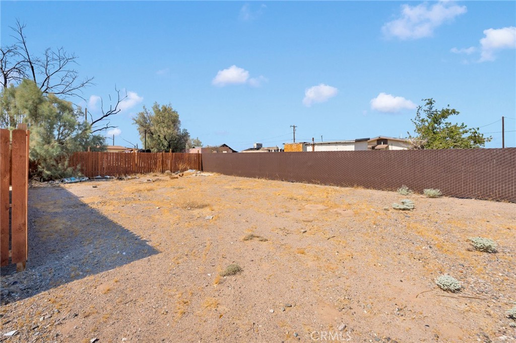 33454 Hampton Way Daggett, CA 92327 - Photo 13 of 17 a view of a snow yard