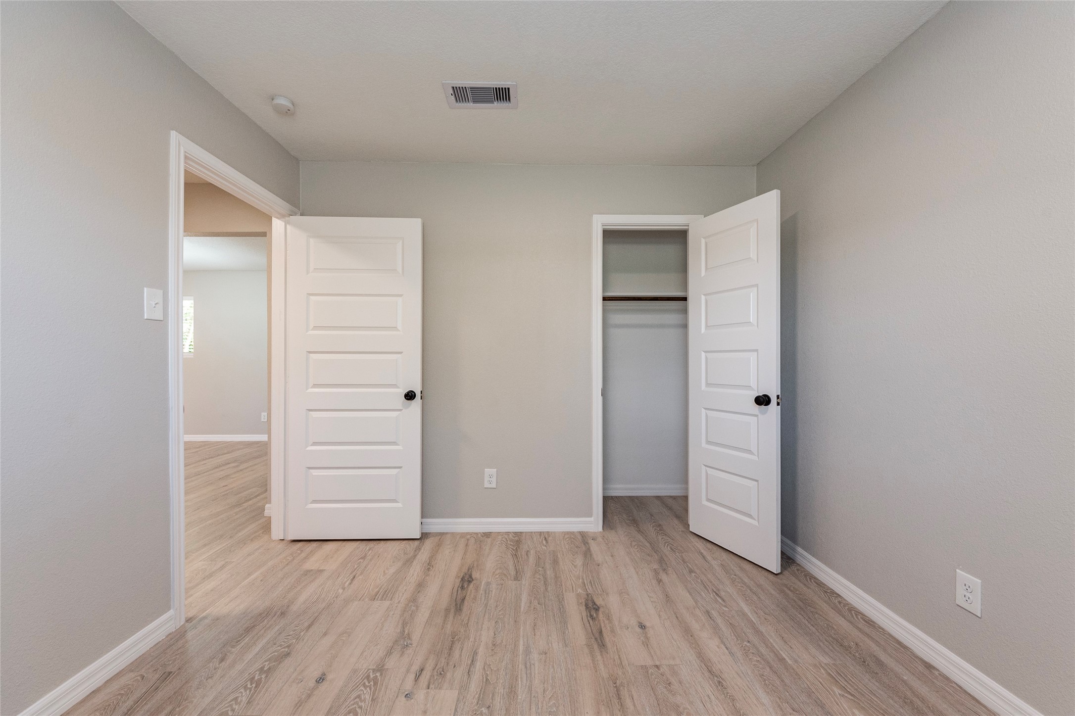 4813 Cedar Street Pasadena, TX 77586 - Photo 22 of 41 Secondary bedroom