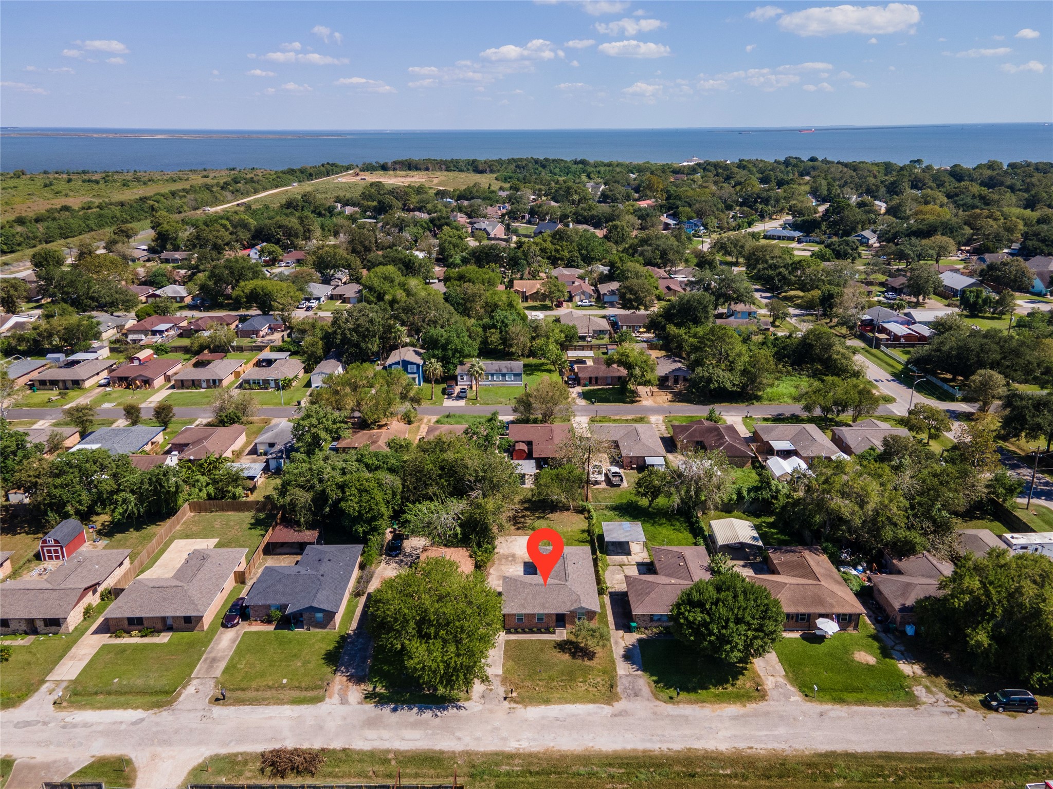 4813 Cedar Street Pasadena, TX 77586 - Photo 33 of 41 Located just blocks from the bay