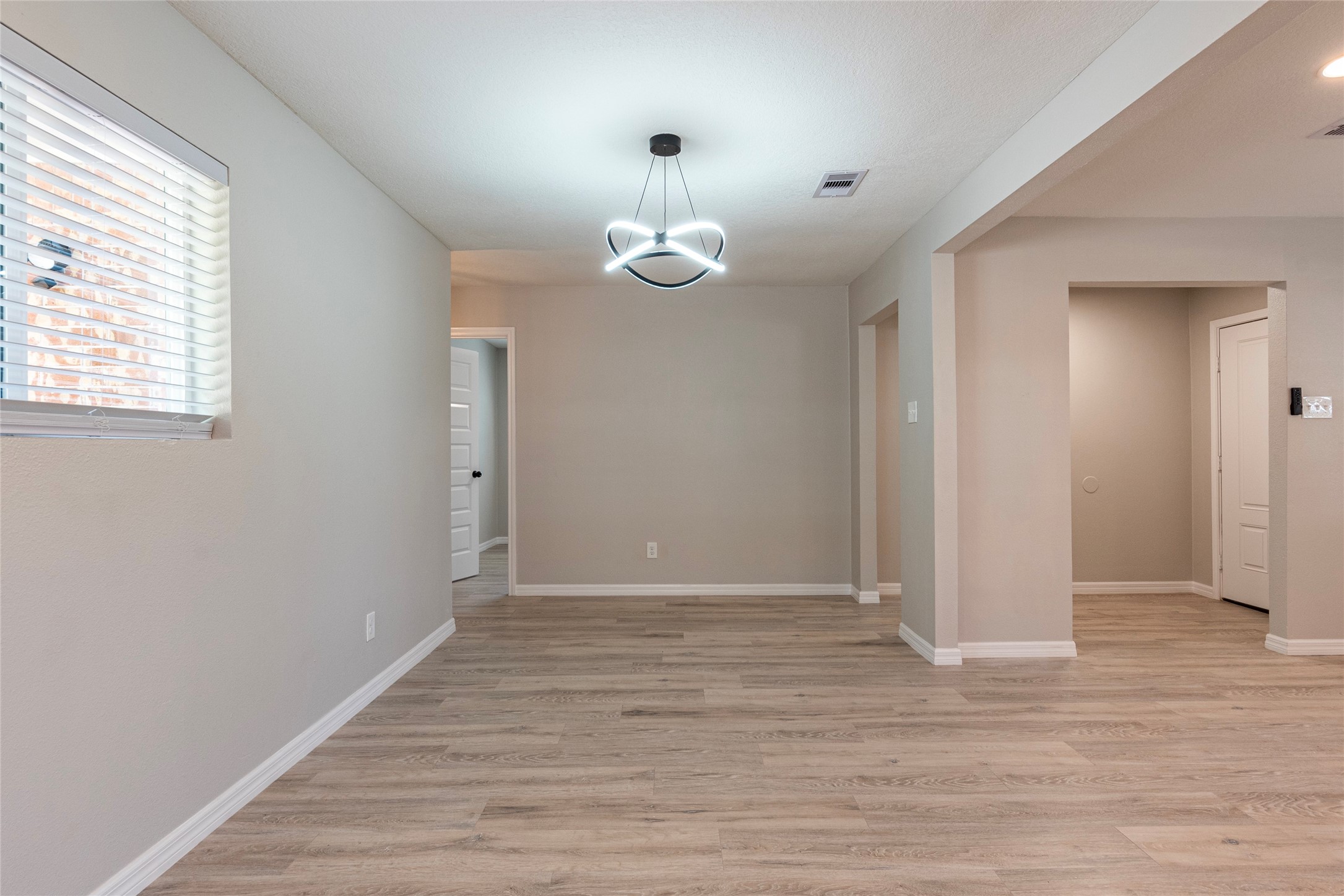 4813 Cedar Street Pasadena, TX 77586 - Photo 10 of 41 Dining area