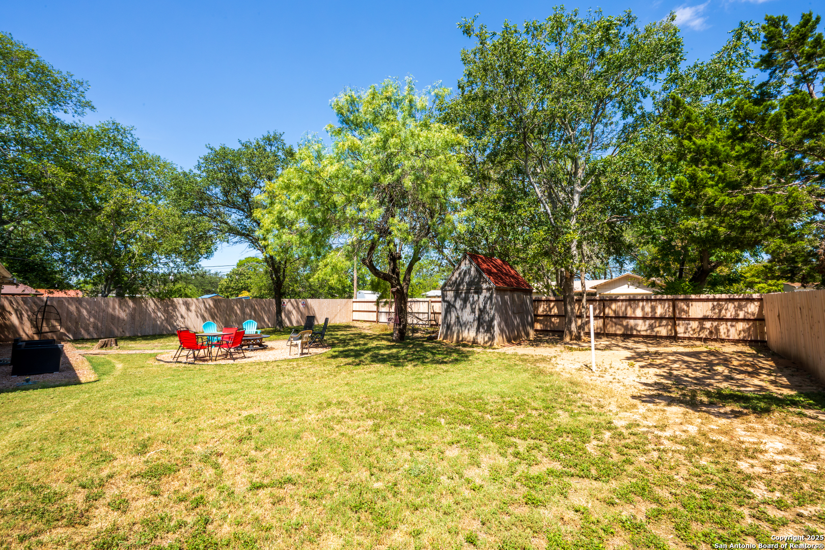 112 East Knippa Street Uvalde, TX 78801 - Photo 13 of 14 a view of outdoor space with garden