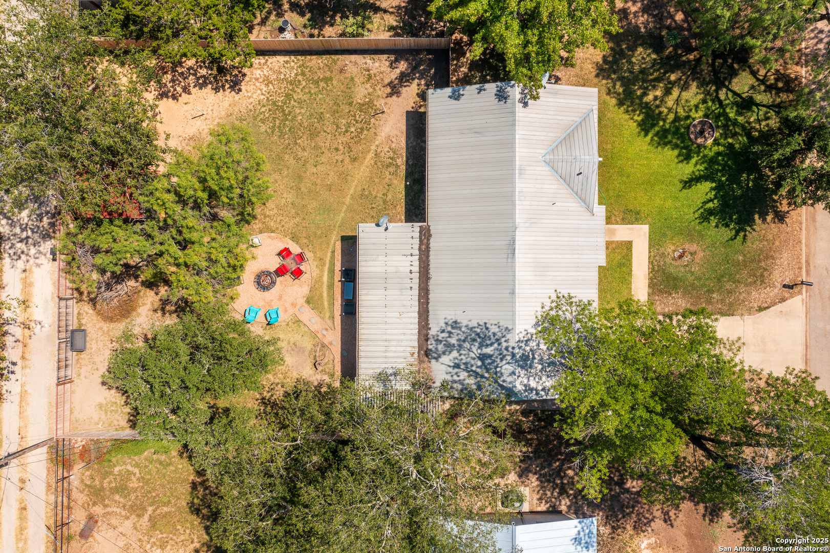 112 East Knippa Street Uvalde, TX 78801 - Photo 14 of 14 front view of a house with a tree