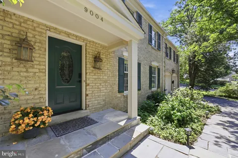 $1,375,000 | 9004 Copenhaver Drive, Potomac, MD 20854