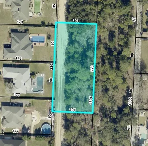 a sign that is on the wall of a building