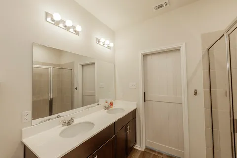 $325,000 | 125 Janice Road, Taylor, TX 76574