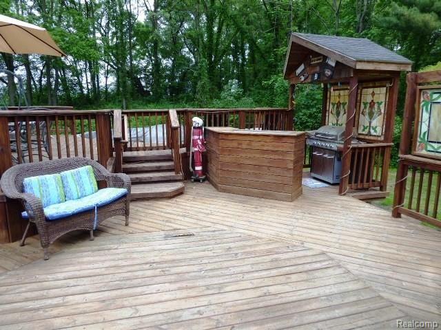 16402 South Seymour Road Linden, MI 48451 - Photo 16 of 18 P1010955.JPG