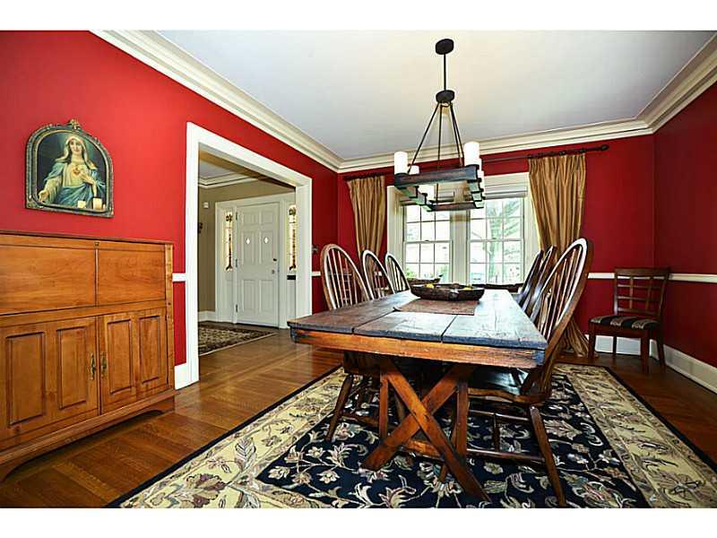 1086 Washington Road Mt. Lebanon, PA 15228 - Photo 4 of 25 Dining Room.