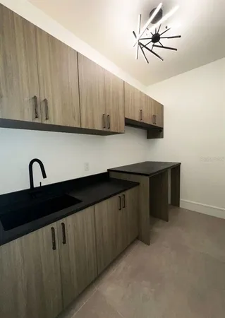 $9,995 | 3010 West Trilby Avenue, Tampa, FL 33611