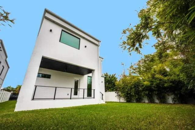 $11,500 | 3010 West Trilby Avenue, Tampa, FL 33611