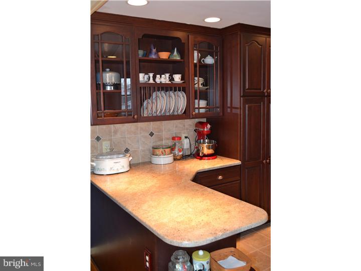 104 Green Ridge Road Voorhees, NJ 08043 - Photo 5 of 11 Kitchen