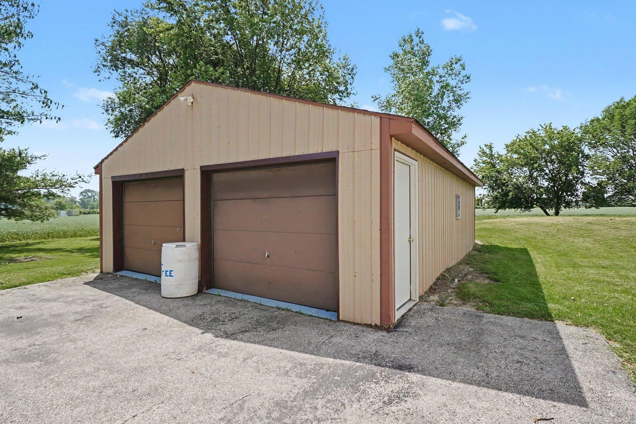 1944 East River Road Kawkawlin, MI 48631 - Photo 23 of 36