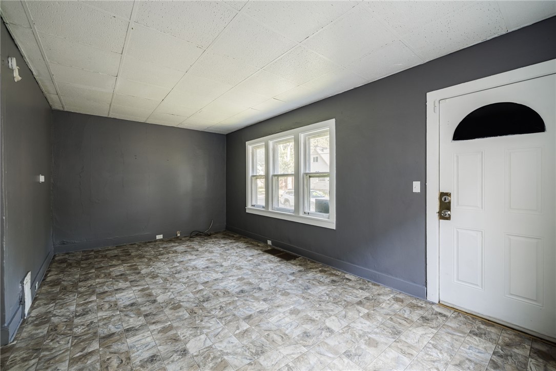 67 Berlin Street Rochester, NY 14621 - Photo 8 of 25 Front room