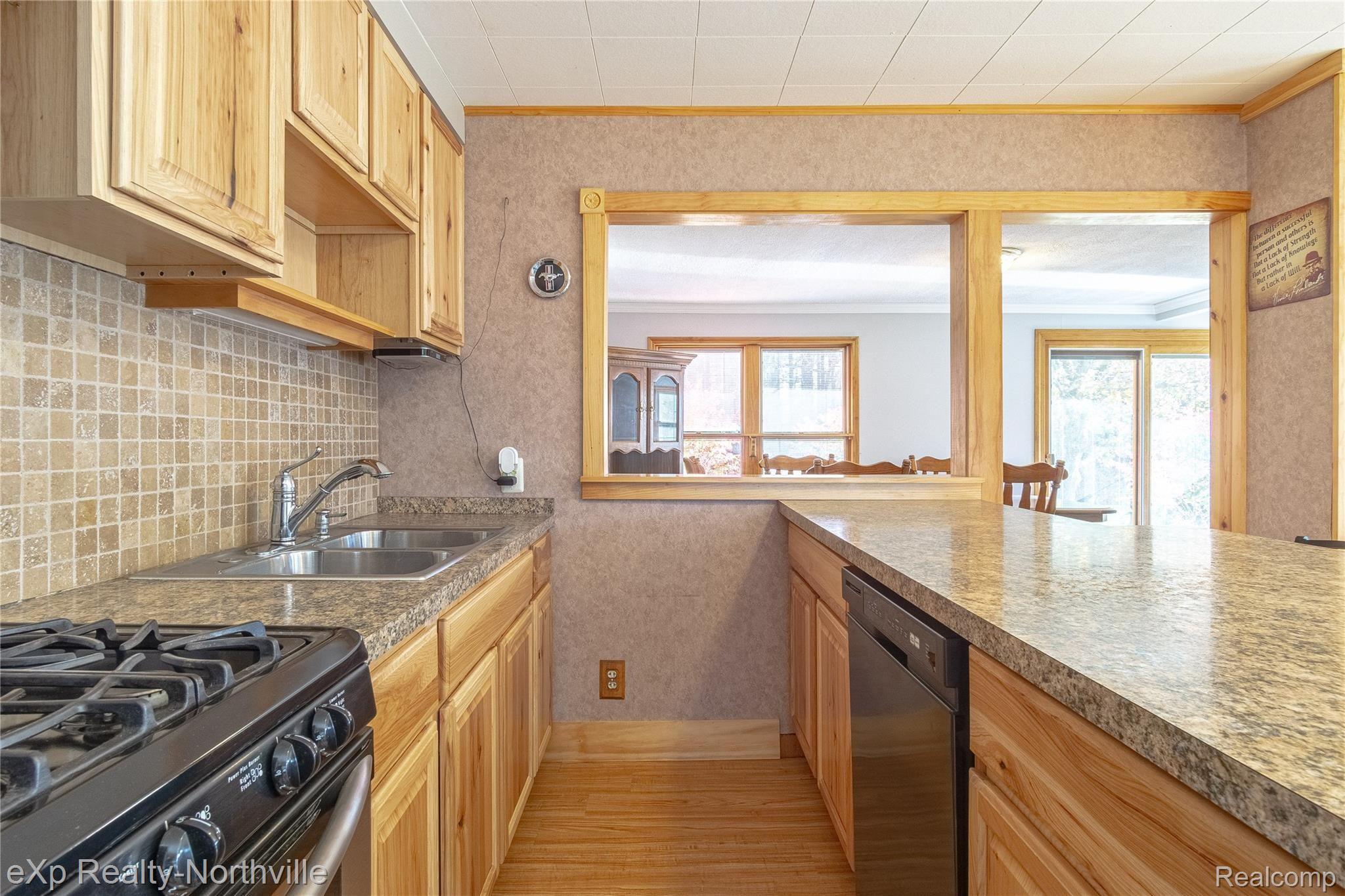 9051 North Latson Road Howell, MI 48855 - Photo 26 of 61 Interiors (6 of 41).jpg