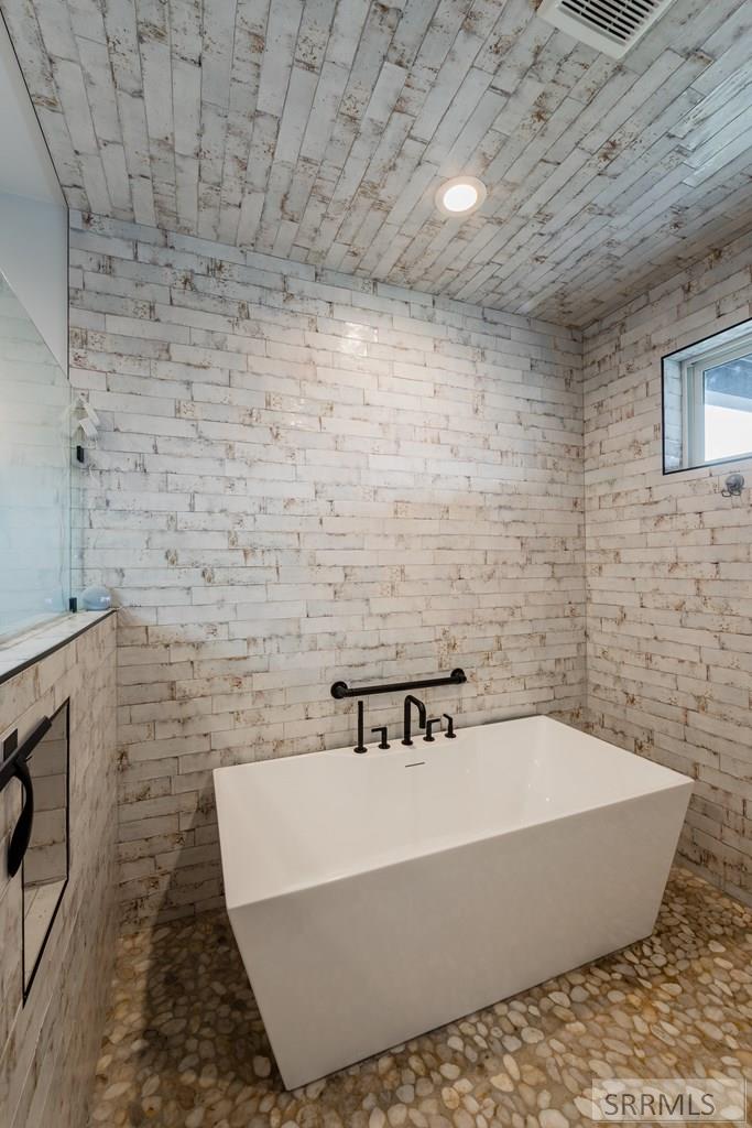 322 North 4500 East Rigby, ID 83442 - Photo 11 of 35 Master Bathroom