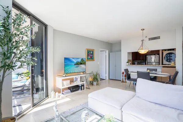$3,750 | 540 Brickell Key Drive, Unit 1619, Miami, FL 33131