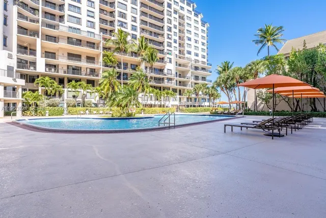 $3,750 | 540 Brickell Key Drive, Unit 1619, Miami, FL 33131