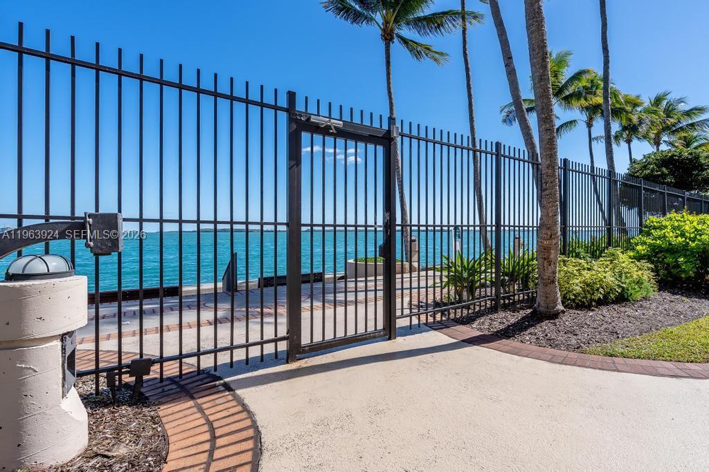 540 Brickell Key Drive, Unit 1619 Miami, FL 33131 - Photo 27 of 28