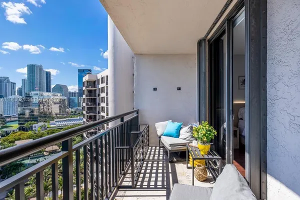 $3,750 | 540 Brickell Key Drive, Unit 1619, Miami, FL 33131