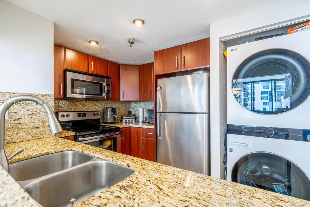 540 Brickell Key Drive, Unit 1619 Miami, FL 33131 - Photo 8 of 28