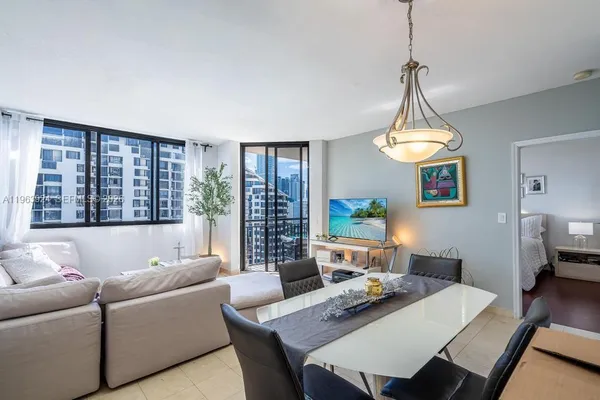 $3,750 | 540 Brickell Key Drive, Unit 1619, Miami, FL 33131
