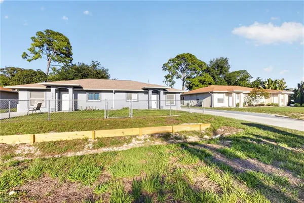 $1,900 | 2400 55th Terrace Southwest, Naples, FL 34116
