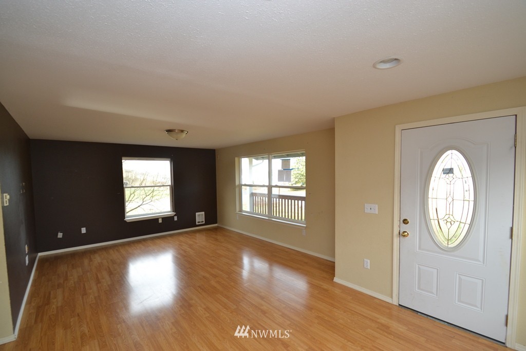 3805 South Reddick Road Port Angeles, WA 98363 - Photo 3 of 25 Gallery Image 3