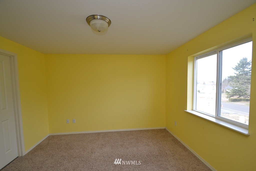 3805 South Reddick Road Port Angeles, WA 98363 - Photo 9 of 25 Gallery Image 9