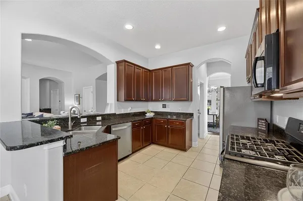 $3,200 | 410 Manns Harbor Drive, Apollo Beach, FL 33572