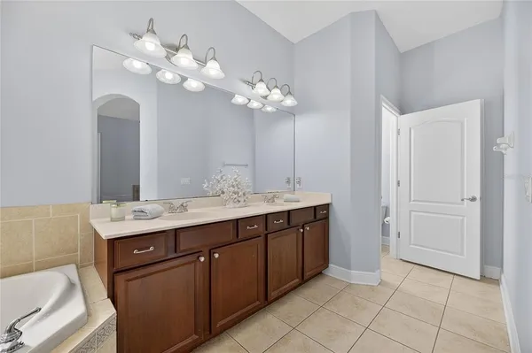 $3,200 | 410 Manns Harbor Drive, Apollo Beach, FL 33572