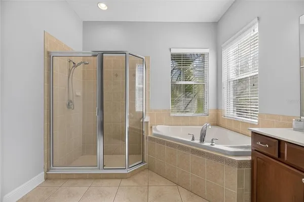 $3,200 | 410 Manns Harbor Drive, Apollo Beach, FL 33572