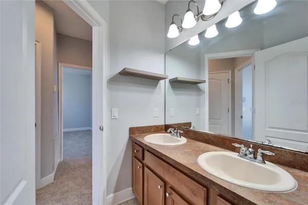 $3,200 | 410 Manns Harbor Drive, Apollo Beach, FL 33572