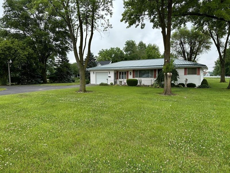 835 Rainbow Road Geneva, IN 46740 - Photo 3 of 25