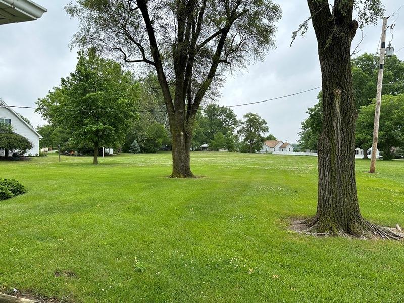 835 Rainbow Road Geneva, IN 46740 - Photo 4 of 25