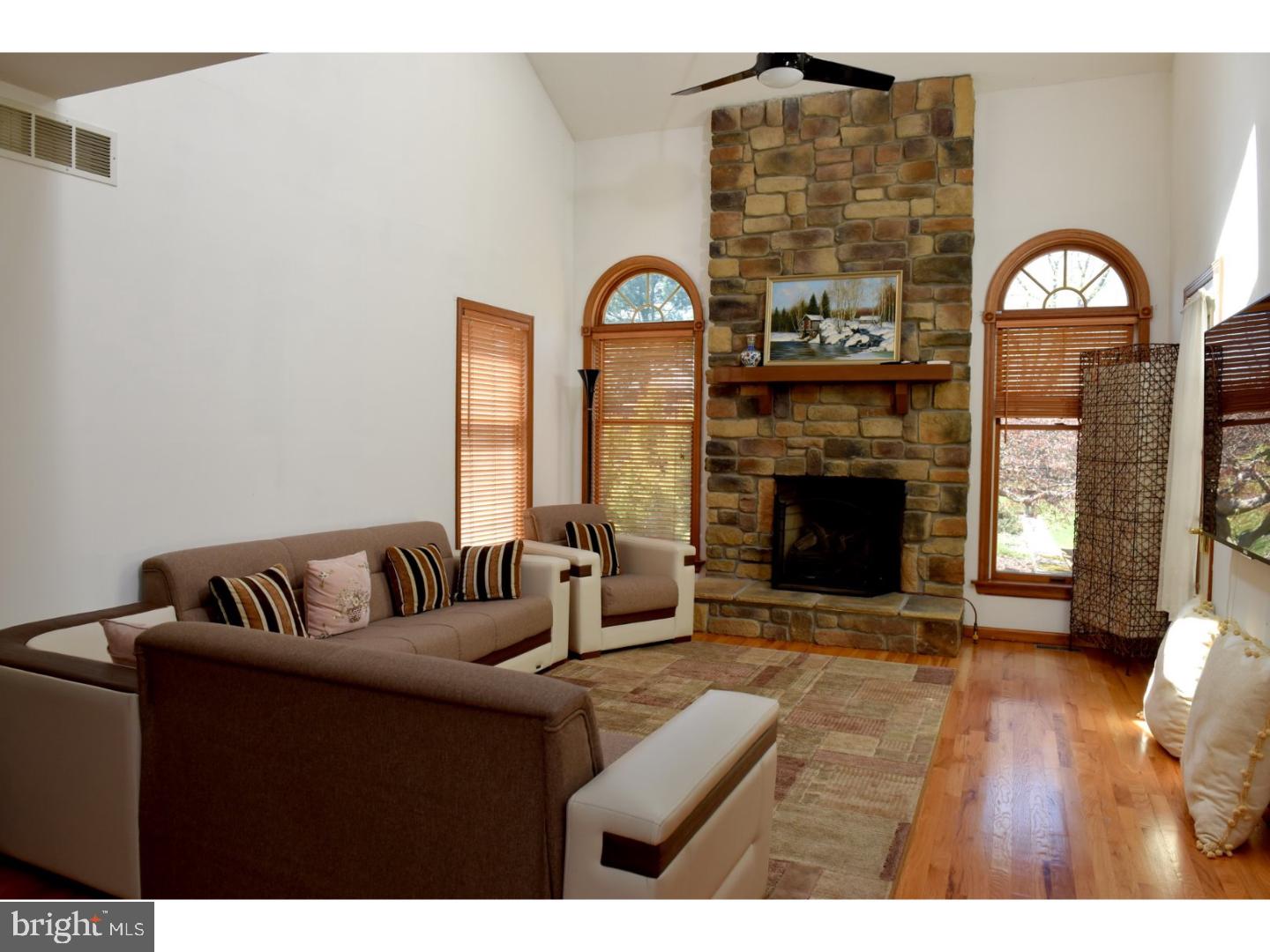 281 North Post Road Princeton Junction, NJ 08550 - Photo 7 of 25 Family Room
