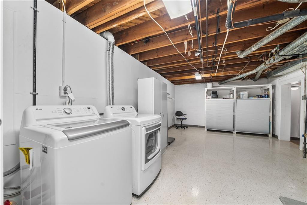 101 Buckingham Road Pittsburgh, PA 15215 - Photo 31 of 44 a utility room with dryer and washer