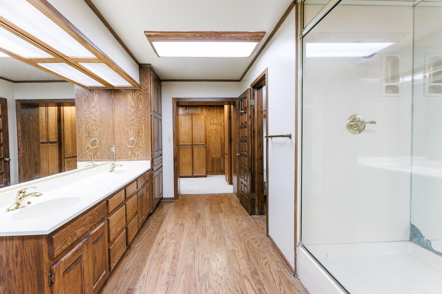 409 Mill Road Lubbock, TX 79403 - Photo 40 of 86 Primary Bathroom
