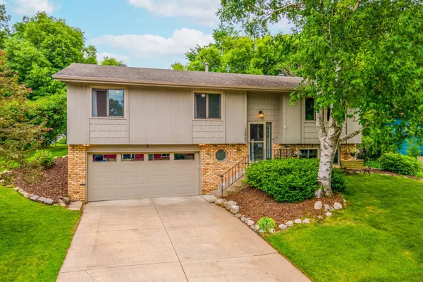 $425,000 | 13863 62nd Avenue North, Maple Grove, MN 55311