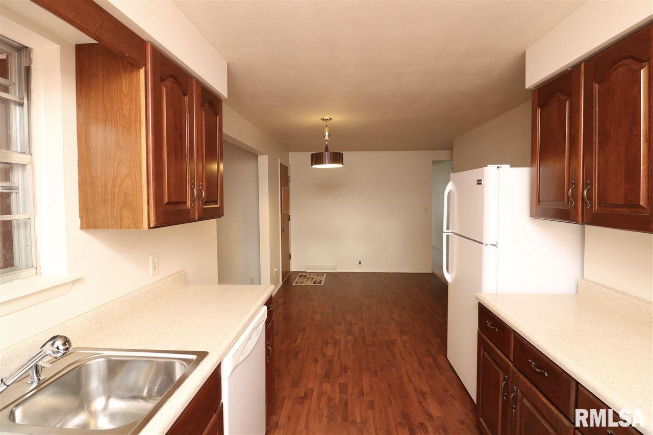 3206 West Chartwell Road Peoria, IL 61614 - Photo 11 of 36 Gallery Image 11