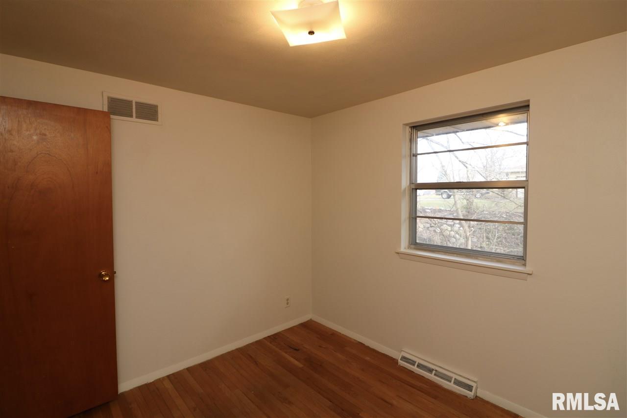 3206 West Chartwell Road Peoria, IL 61614 - Photo 21 of 36 Gallery Image 21
