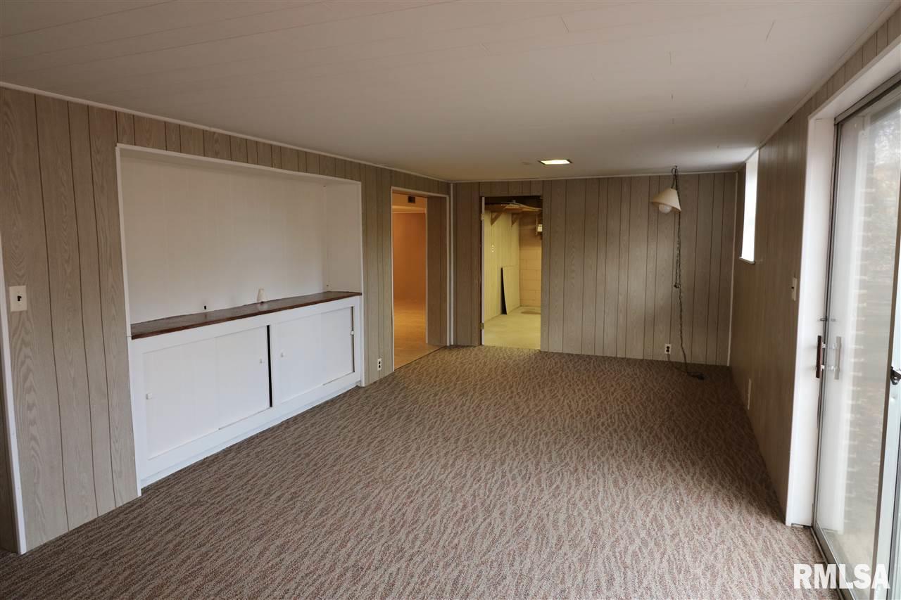 3206 West Chartwell Road Peoria, IL 61614 - Photo 28 of 36 Gallery Image 28