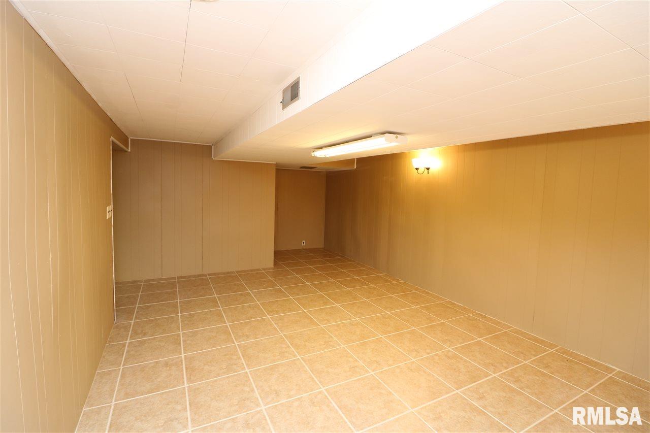 3206 West Chartwell Road Peoria, IL 61614 - Photo 31 of 36 Gallery Image 31