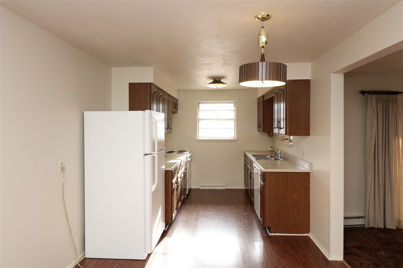 3206 West Chartwell Road Peoria, IL 61614 - Photo 8 of 36 Gallery Image 8