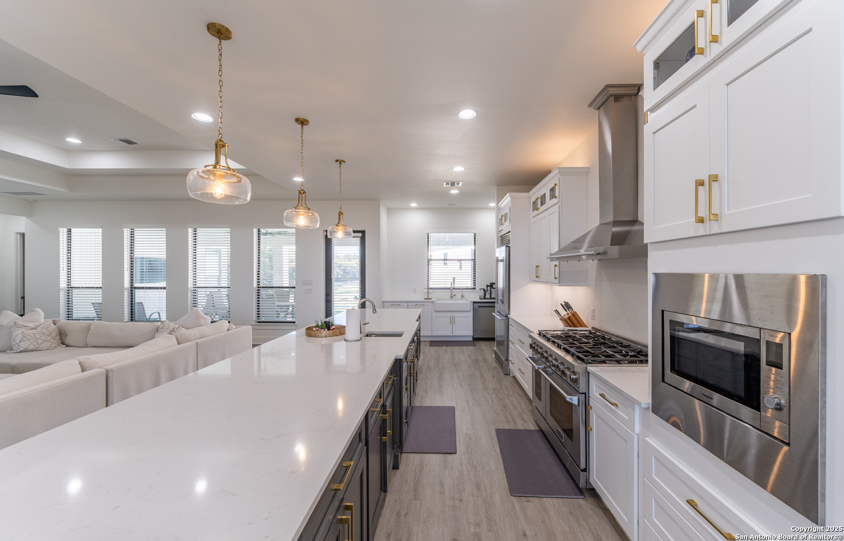 222 Colonial Lane La Vernia, TX 78121 - Photo 12 of 32