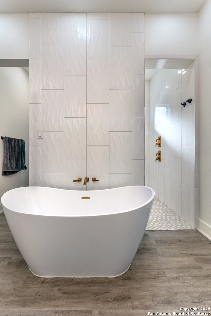 222 Colonial Lane La Vernia, TX 78121 - Photo 16 of 32