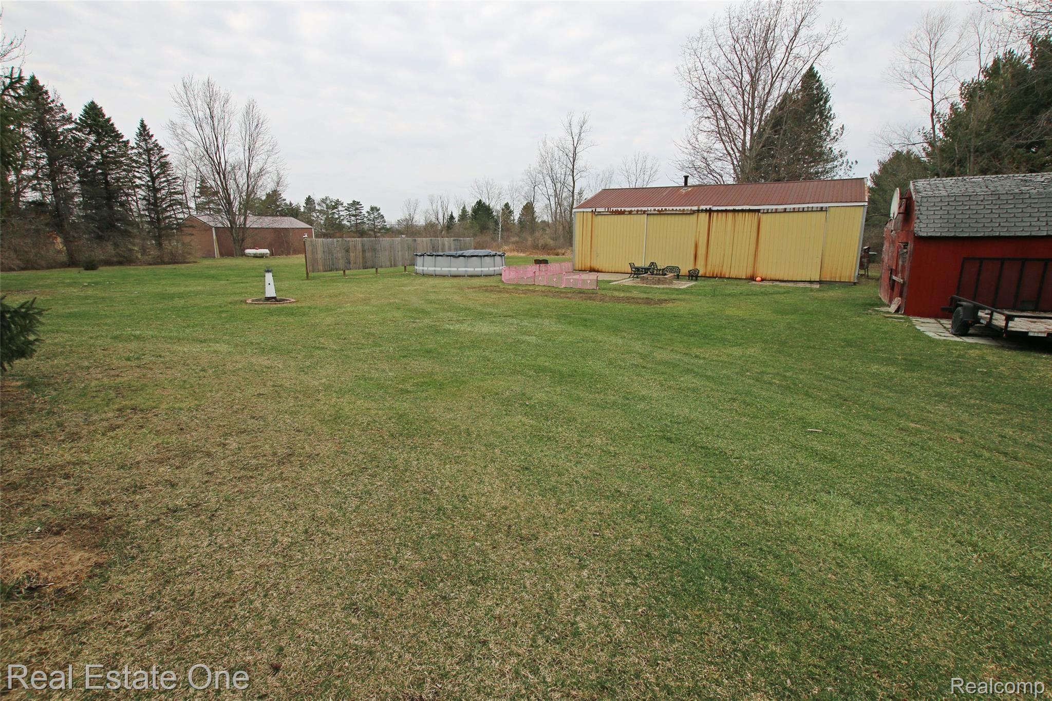 940 South Hurd Road Oxford, MI 48371 - Photo 45 of 57 45) Backyard.jpg